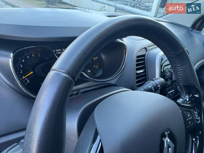 Позашляховик / Кросовер Renault Captur 2015 в Києві