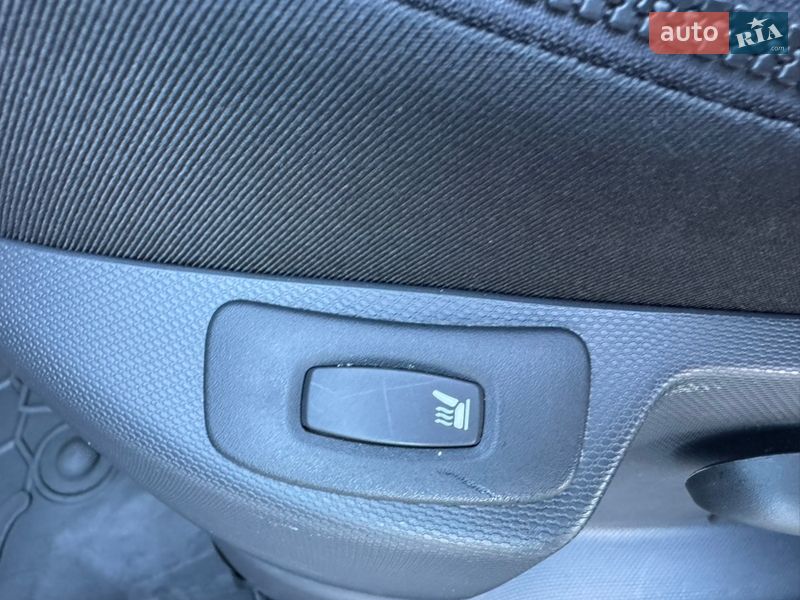 Позашляховик / Кросовер Renault Captur 2015 в Києві