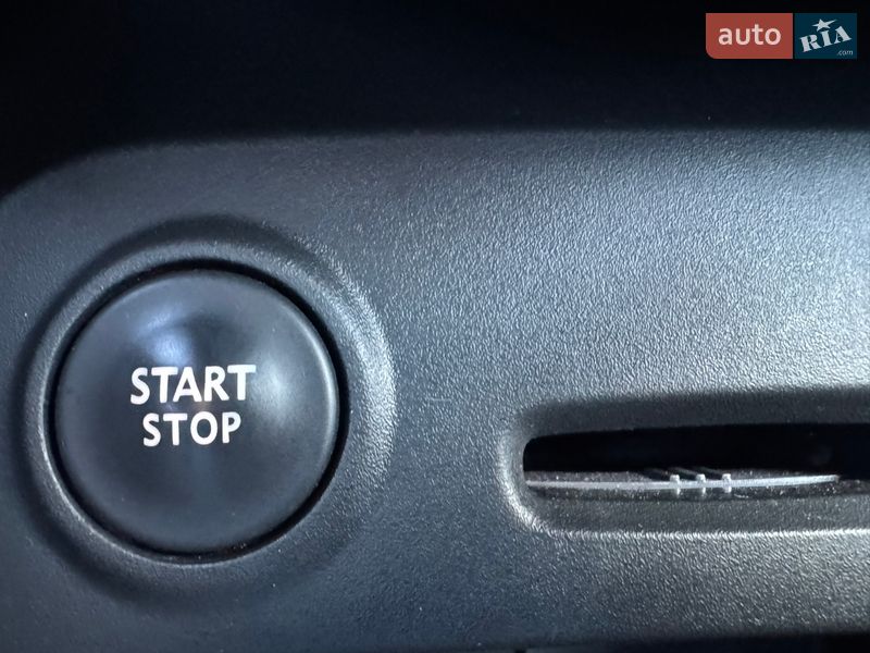 Позашляховик / Кросовер Renault Captur 2015 в Києві