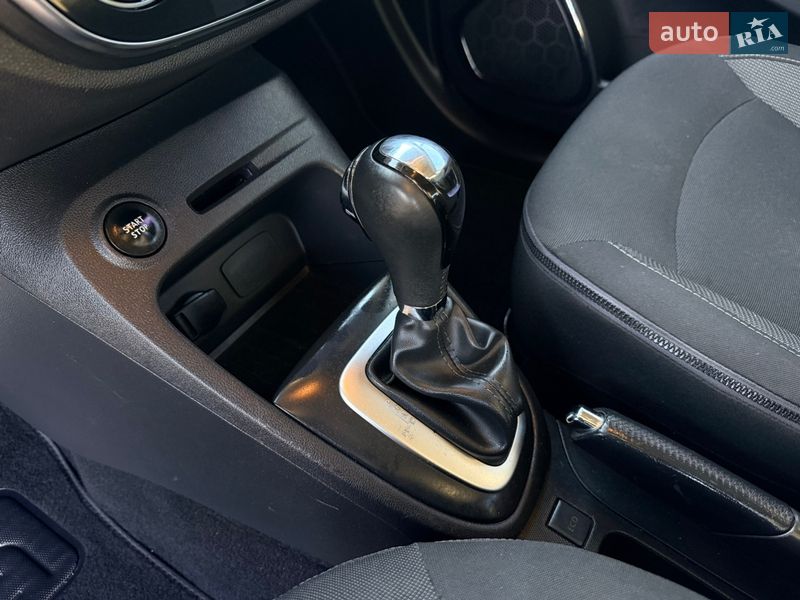 Внедорожник / Кроссовер Renault Captur 2015 в Краснограде