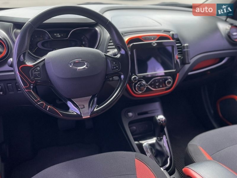 Позашляховик / Кросовер Renault Captur 2015 в Запоріжжі