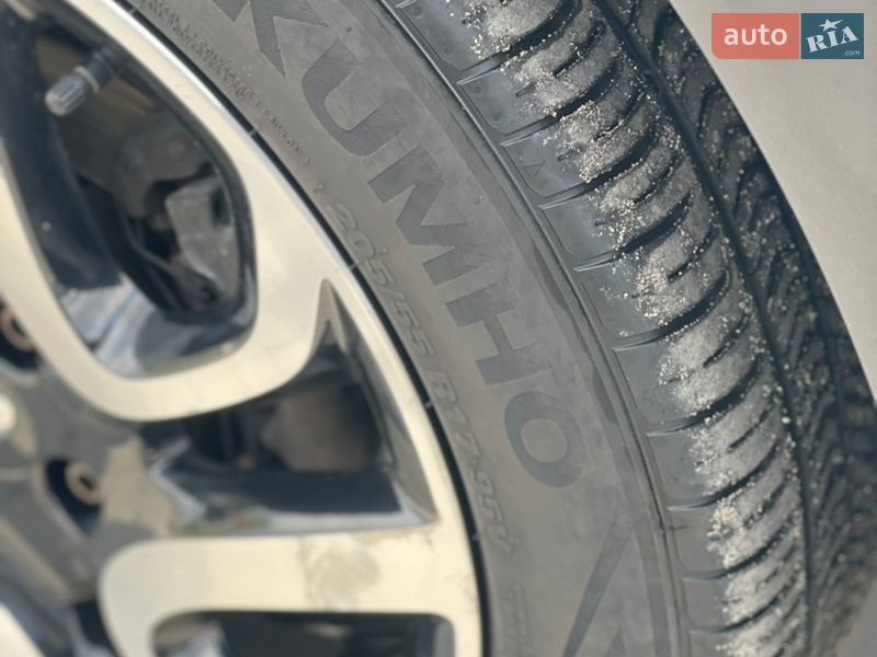 Позашляховик / Кросовер Renault Captur 2015 в Запоріжжі