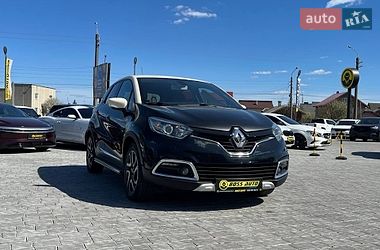 Позашляховик / Кросовер Renault Captur 2015 в Івано-Франківську