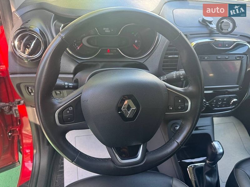 Внедорожник / Кроссовер Renault Captur 2016 в Киеве