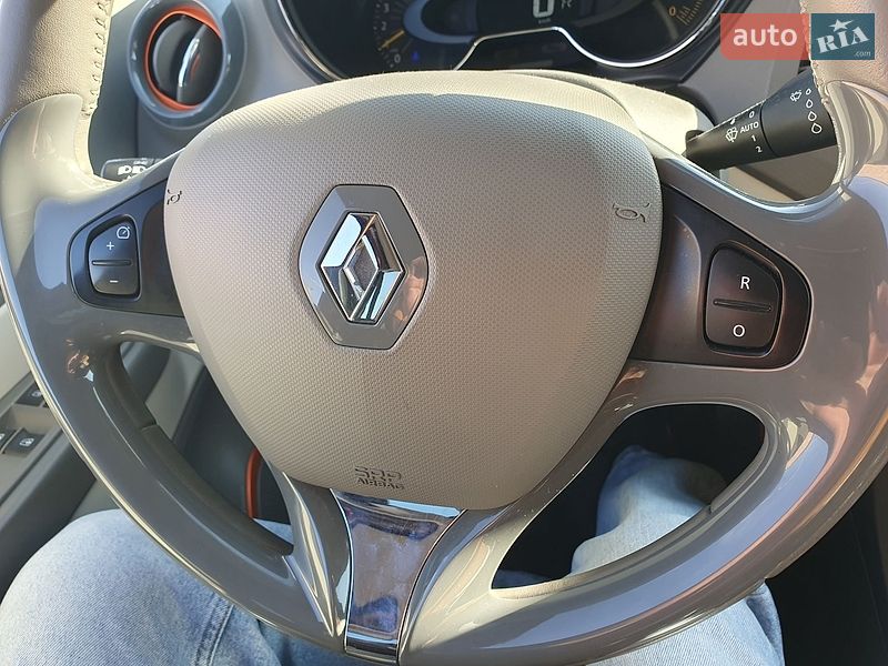 Внедорожник / Кроссовер Renault Captur 2015 в Киеве