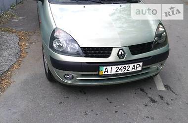 Седан Renault Clio Symbol 2003 в Киеве