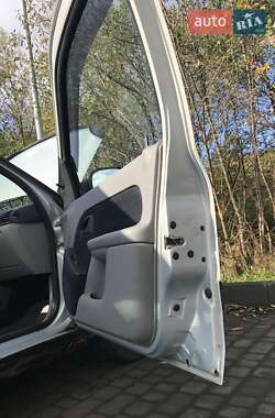 Седан Renault Clio Symbol 2003 в Львове