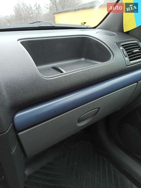 Седан Renault Clio Symbol 2008 в Черновцах