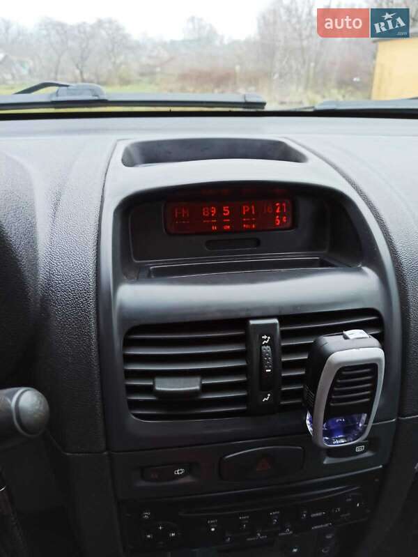 Седан Renault Clio Symbol 2008 в Черновцах