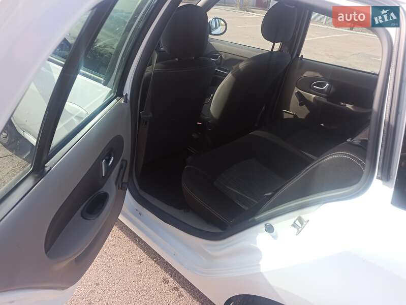 Седан Renault Clio Symbol 2010 в Дружковке