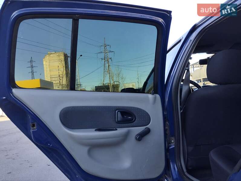 Седан Renault Clio Symbol 2005 в Киеве