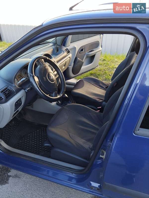 Седан Renault Clio Symbol 2005 в Киеве