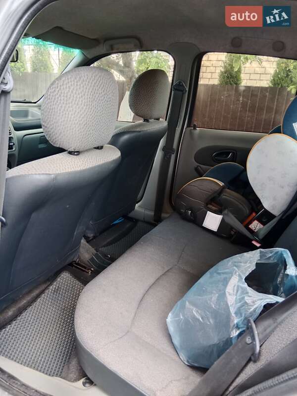 Седан Renault Clio Symbol 2006 в Калуше