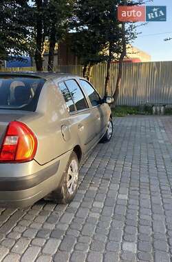 Седан Renault Clio Symbol 2004 в 