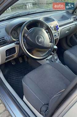 Седан Renault Clio Symbol 2004 в 