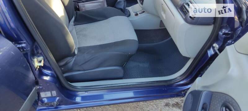 Седан Renault Clio Symbol 2006 в Черновцах