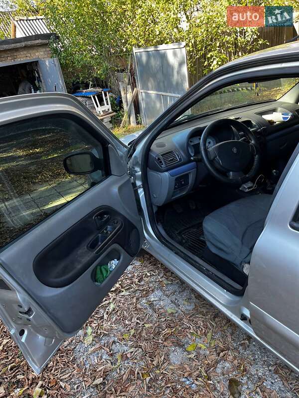 Седан Renault Clio Symbol 2006 в Киеве