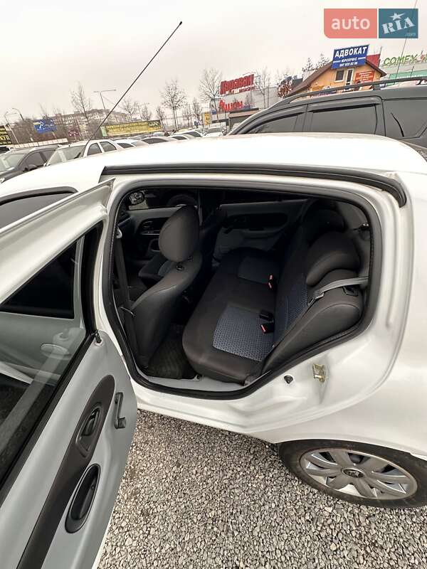 Седан Renault Clio Symbol 2008 в Днепре
