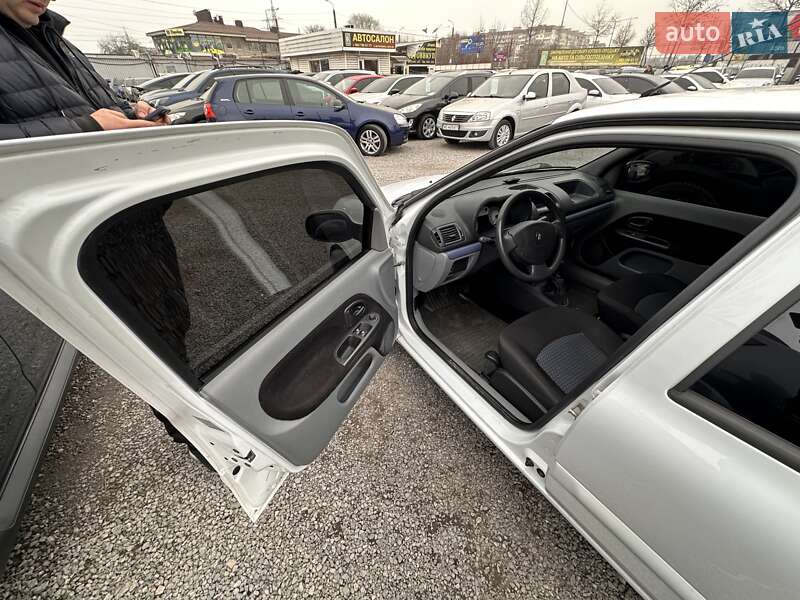 Седан Renault Clio Symbol 2008 в Днепре