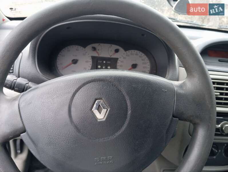 Седан Renault Clio Symbol 2002 в Івано-Франківську