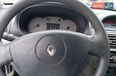 Седан Renault Clio Symbol 2002 в 