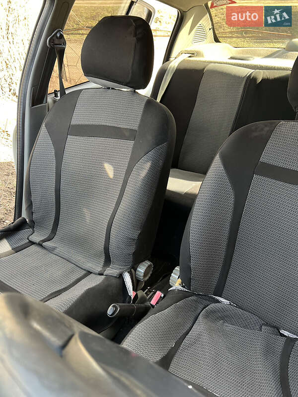 Седан Renault Clio Symbol 2002 в Старом Самборе