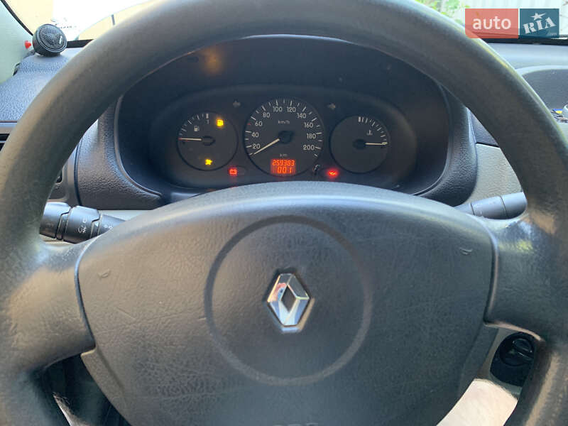 Седан Renault Clio Symbol 2003 в Кропивницком