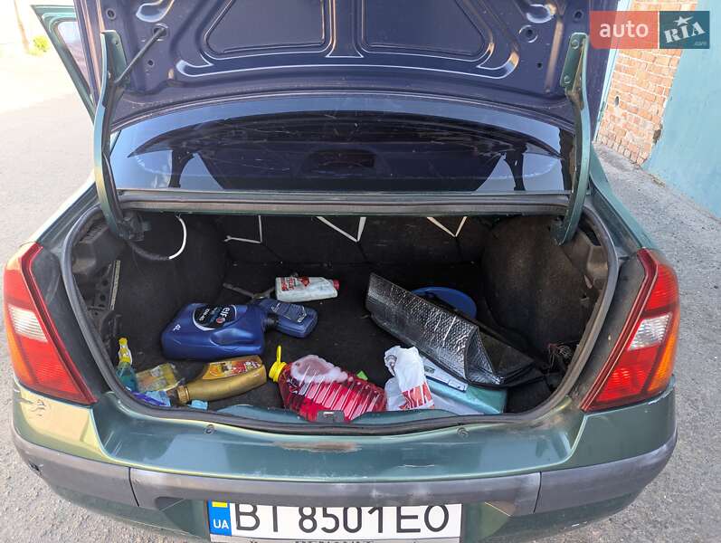 Седан Renault Clio Symbol 2003 в Миргороде