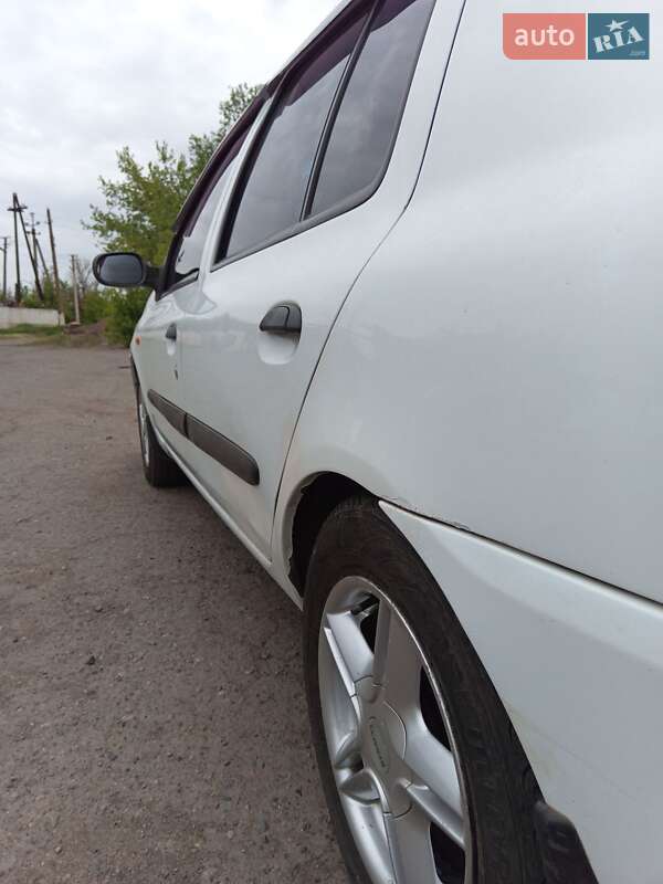 Седан Renault Clio Symbol 2003 в Кривом Роге