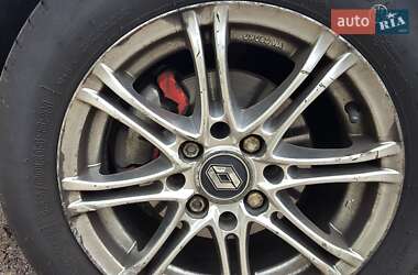 Седан Renault Clio Symbol 2003 в 