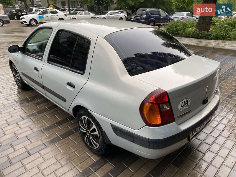 Седан Renault Clio Symbol 2002 в Киеве