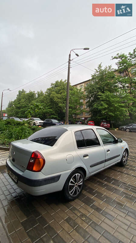 Седан Renault Clio Symbol 2002 в Киеве