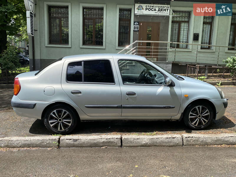 Седан Renault Clio Symbol 2002 в Киеве