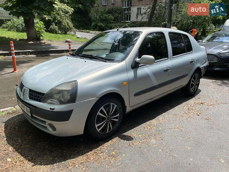 Седан Renault Clio Symbol 2002 в Киеве