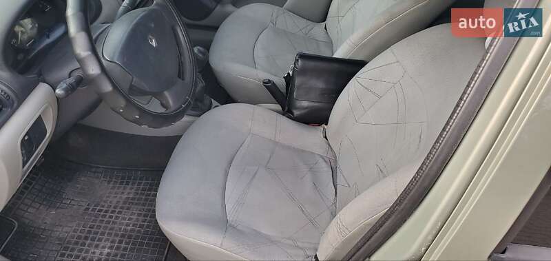 Седан Renault Clio Symbol 2003 в Миргороде