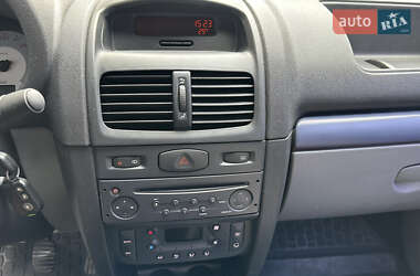 Седан Renault Clio Symbol 2006 в 