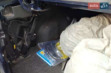Седан Renault Clio Symbol 2001 в 