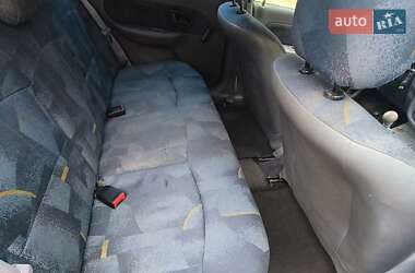 Седан Renault Clio Symbol 2001 в 