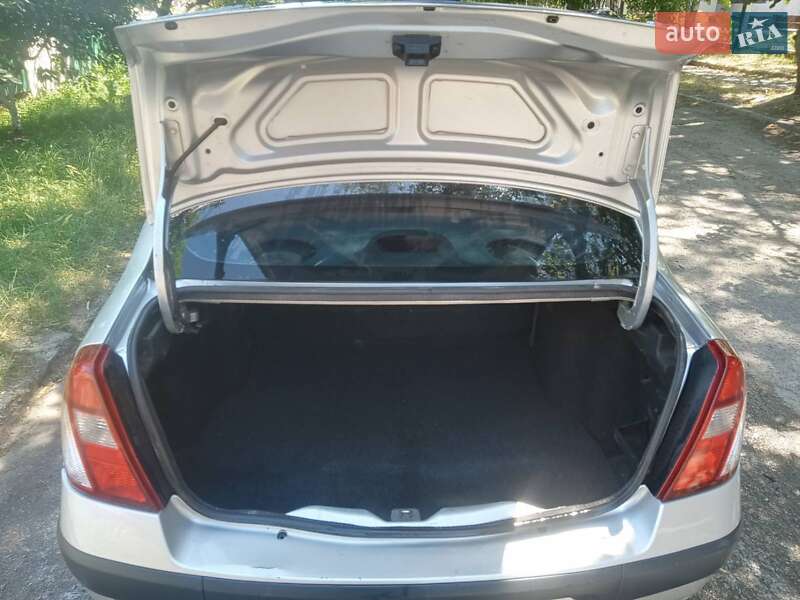 Седан Renault Clio Symbol 2005 в Кропивницком