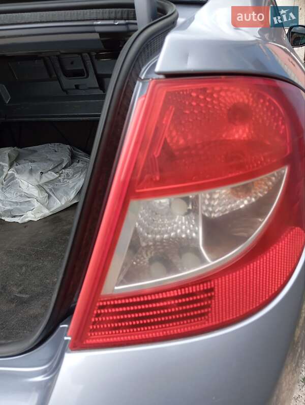 Седан Renault Clio Symbol 2008 в Запорожье