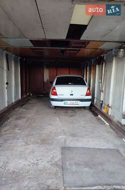 Седан Renault Clio Symbol 2002 в 