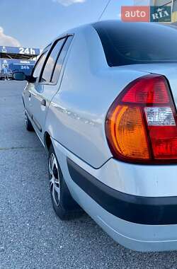 Седан Renault Clio Symbol 2003 в 