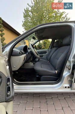Седан Renault Clio Symbol 2005 в 