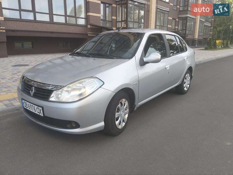 Седан Renault Clio Symbol 2011 в 