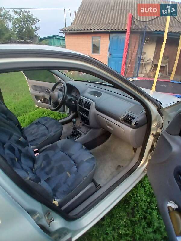 Седан Renault Clio Symbol 2002 в Ахтырке