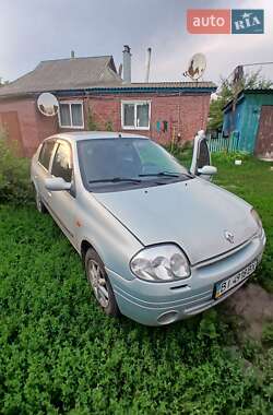 Седан Renault Clio Symbol 2001 в 