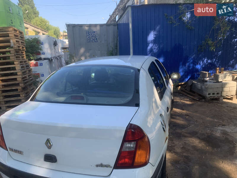 Седан Renault Clio Symbol 2003 в Киеве