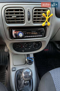 Седан Renault Clio Symbol 2002 в 
