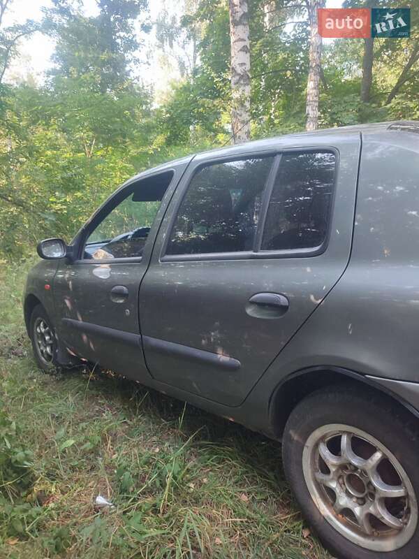 Седан Renault Clio Symbol 2003 в Глухове