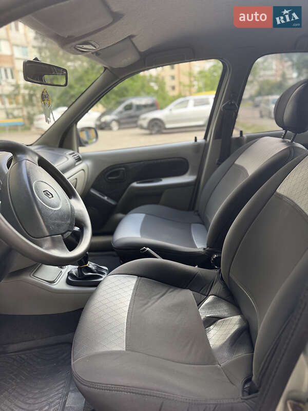 Седан Renault Clio Symbol 2003 в Києві фото 10 Седан Renault Clio Symbol 2003 в Києві